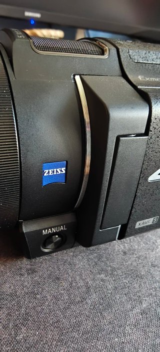 Sony Handycam 4K FDR-AX33