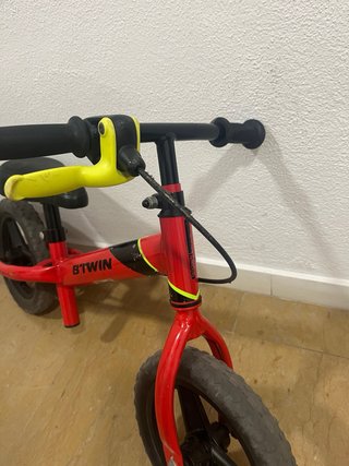 Bici sin pedales Btwin roja