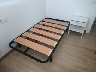 Somier 105x190 con patas + Colchón + mesilla