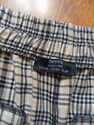 Lote camiseta Guess y dos pantalones otras marcas