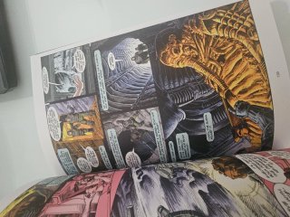 Alien essentials comics