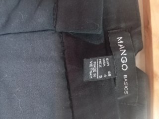 Pantalón negro vestir Mango Basics