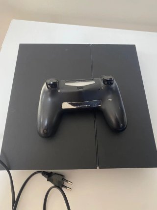 PS4 (PlayStation 4) 1TB + Mando