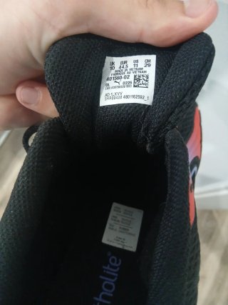 Zapatillas Puma Negras y Rojas