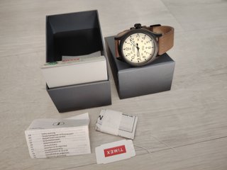 Reloj Timex Expedition Beige/Marrón