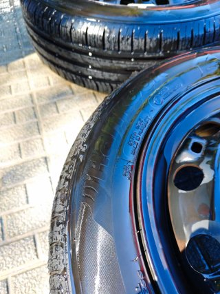 Llantas 185/60/R15 88H con neumáticosen buen estad