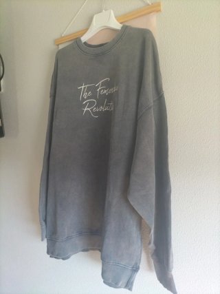 Sudadera Gris The Feminine Revolution