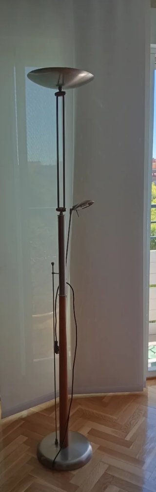 Lámpara de diseño de pie diseño metal y madera