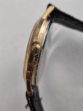 Reloj Dogma 35mm Dorado Cuarzo