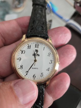 Reloj Dogma 35mm Dorado Cuarzo