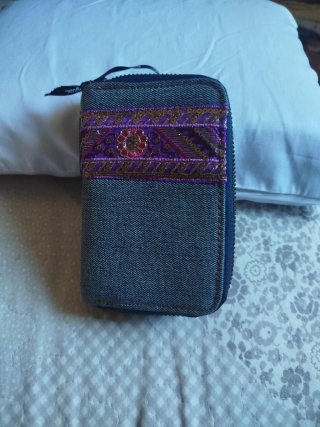 Cartera Desigual azul y morada
