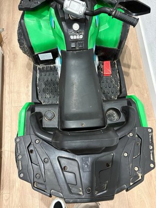 Moto infantil verde y negra