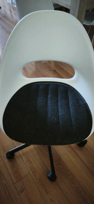 Silla Ikea Malskar Blanca y Negra