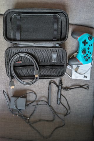 Nintendo Switch + Funda + Mando Compatible