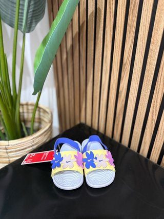 Sandalias chanclas Nike para bebé niña