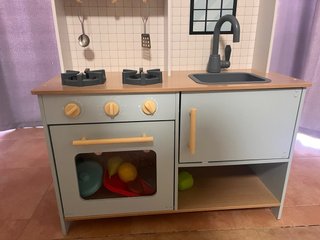 Cocinita de madera para jugar