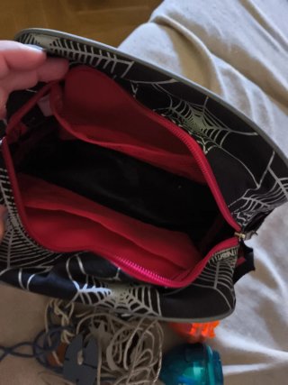 Estuche Spiderman con 5 peonzas