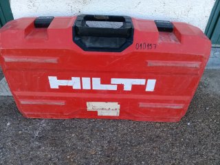 Caja Hilti Roja