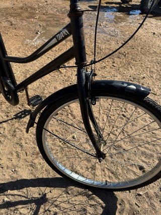 Bicicleta de paseo negra