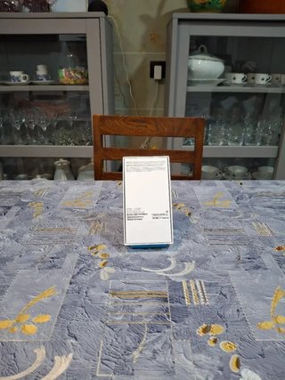 Scatola iPhone 14 Plus gialla