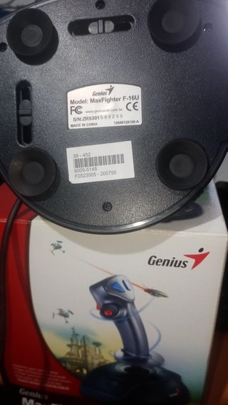 Joystick Genius MaxFighter F-16U USB