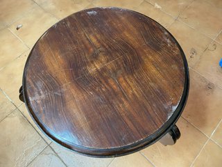 Mesa auxiliar de madera para restaurar