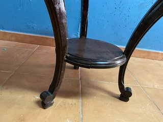 Mesa auxiliar de madera para restaurar