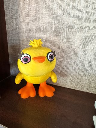 Figura de patito amarillo