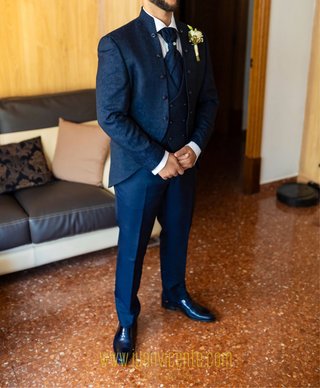 Traje de novio Don , tambien vendo los zapatos.