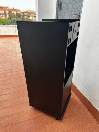 Estantería con ruedas
