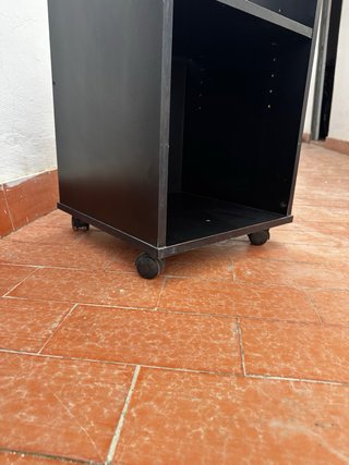 Estantería con ruedas