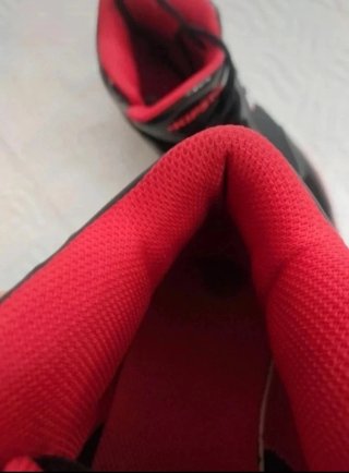 Zapatillas deportivas Kipsta Negras y Rojas