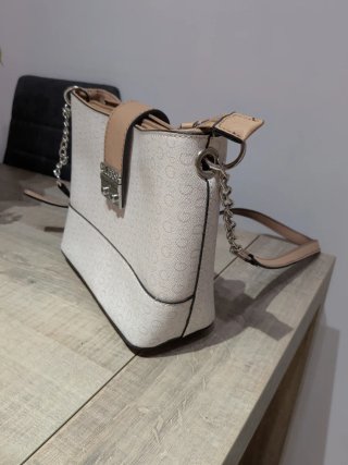 Bolso Guess a estrenar