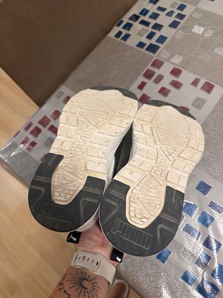 Deportivas Puma Blancas y Negras