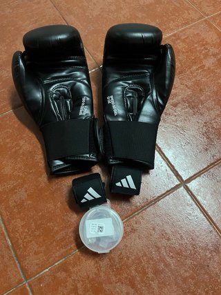 Guantes de Boxeo Adidas Negros y saco nuevos