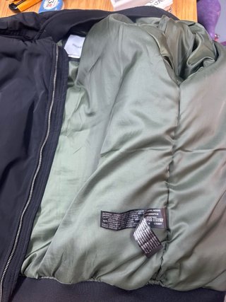 Cazadora bomber Pull&Bear negra Talla L