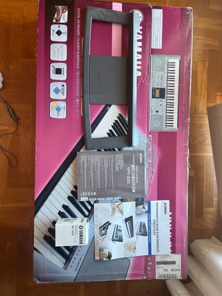 Teclado Yamaha PSR E323