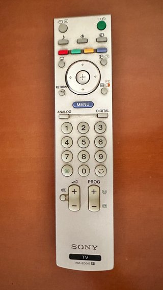 TV Sony Bravia KDL-20S2000 + mando original
