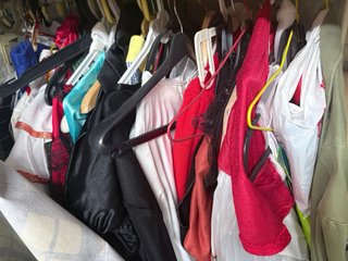 Lote de disfraces y accesorios