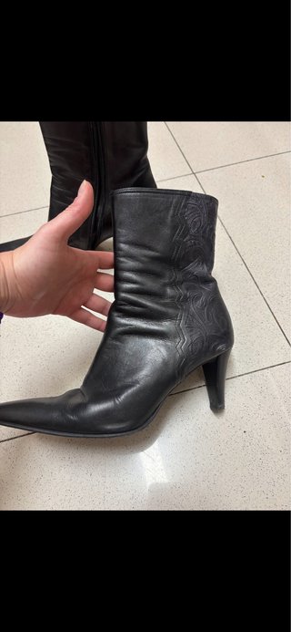 Botines Hispanitas Piel Negros Tacon