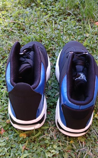 Zapatillas deportivas negras y azules talla 41