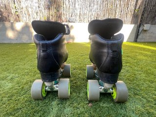 Patines de hockey negros