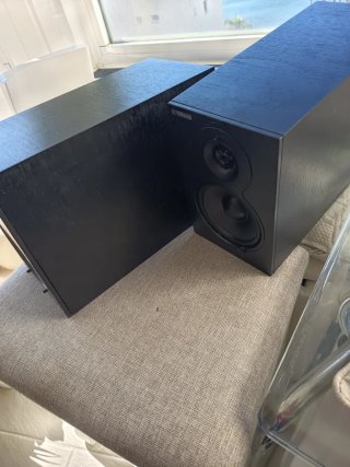 Altavoces Yamaha NS-BP100