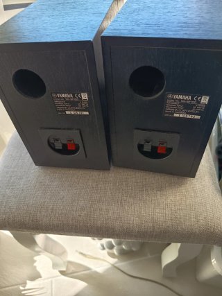 Altavoces Yamaha NS-BP100