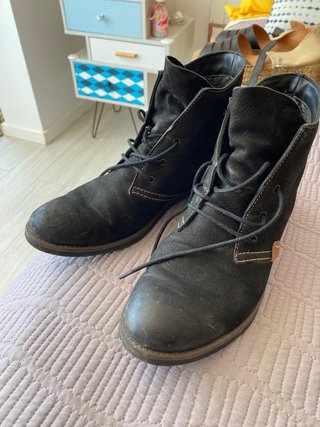 Consegna di scarpe