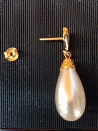 Pendientes lágrima perla dorados