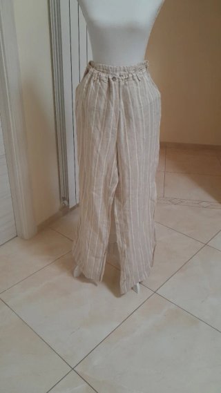Giacca e pantaloni a gamba larga