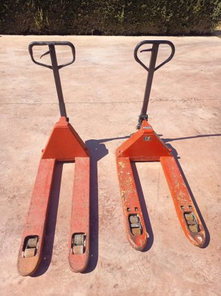 2 Transpaletas Manuales 2.500 kg