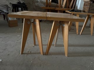 Mesa de diseño madera maciza