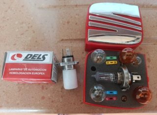 Kit herramientas coche y caja bombillas